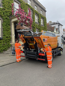 Food waste vehicle and crew