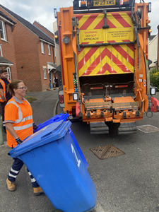 Recycling vehicle and crew